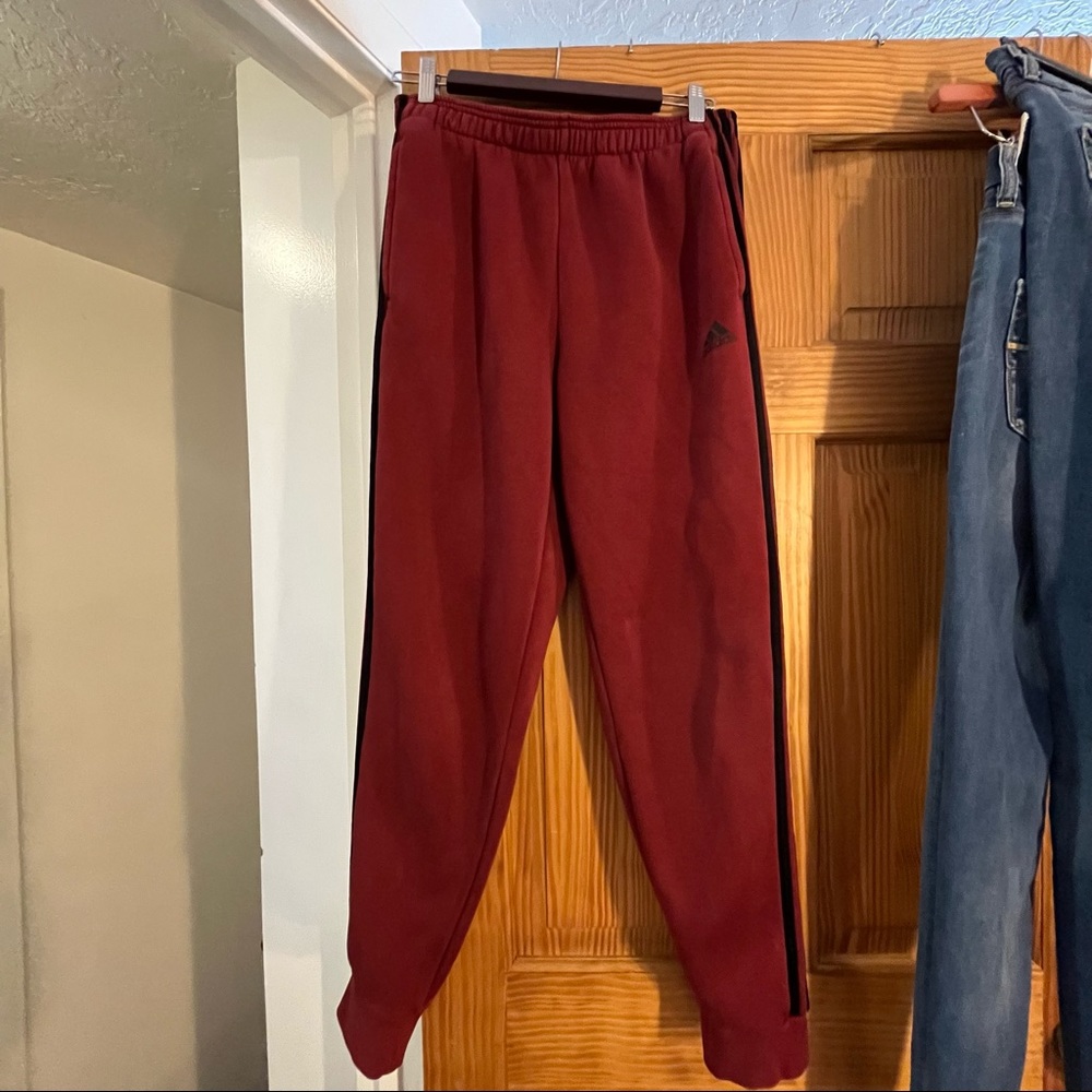 Adidas Jogger Sweatpants burgundy and black